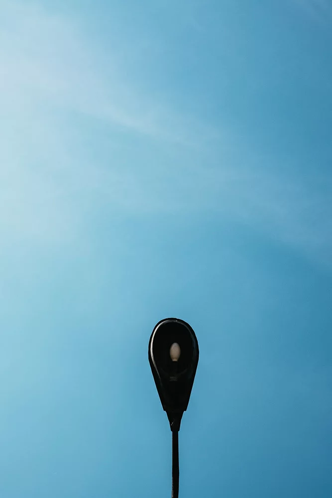 187 187 76 68 Lantern