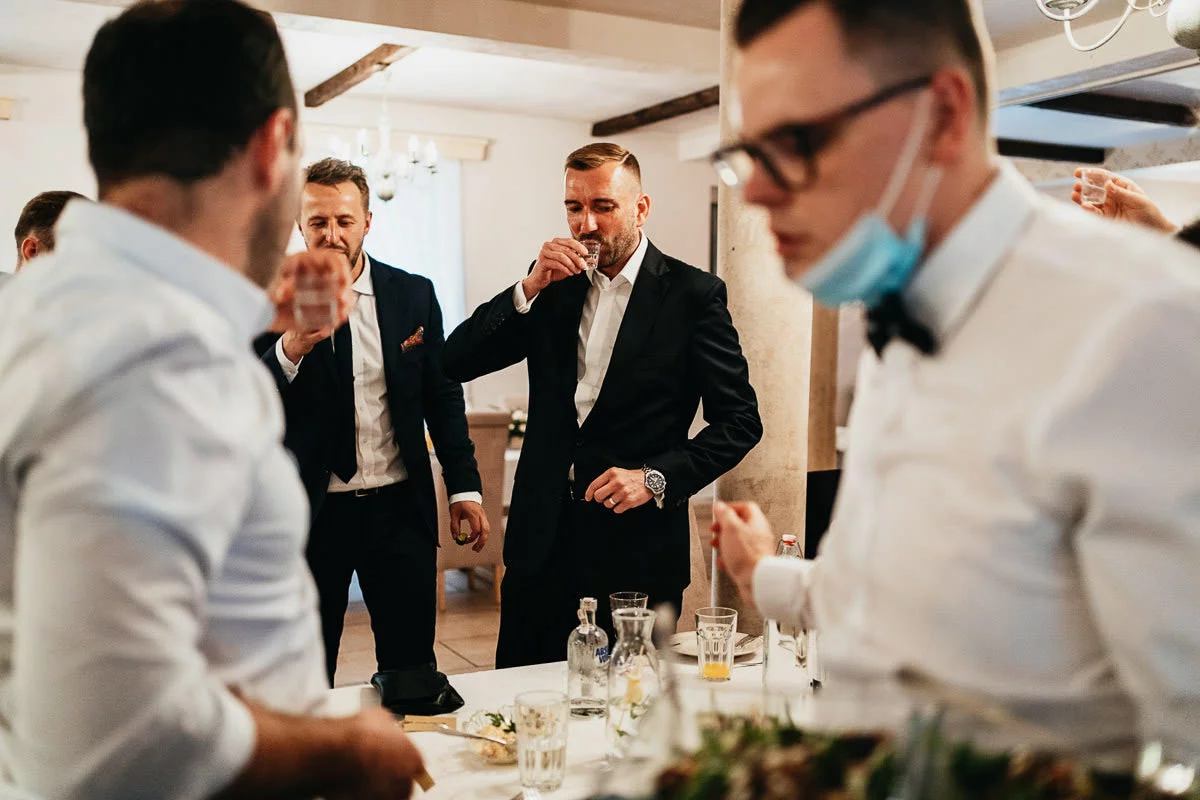 plenerowy ślub kościelny folwark dajak